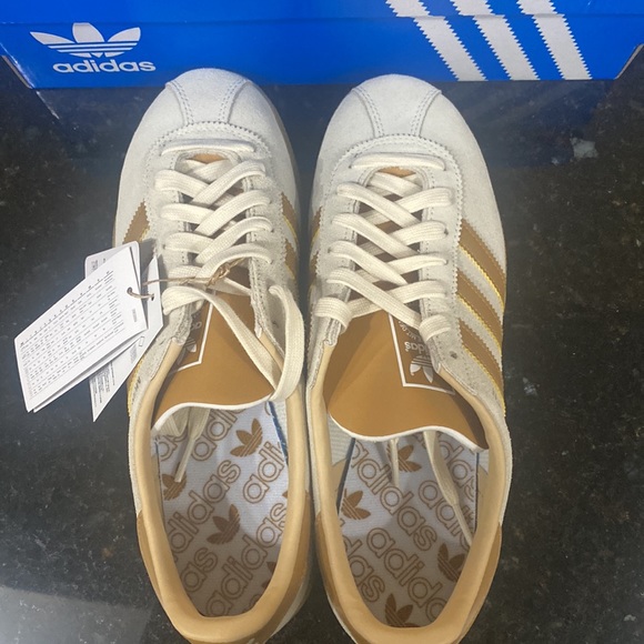 NWT IN BOX- Adidas Original Munchen sneaker - Picture 4 of 6